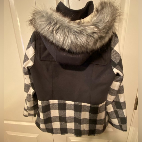 Celebrity Pink Color Block Coat With Detachable Sherpa Lined Fur Hood Like New - Picture 5 of 9